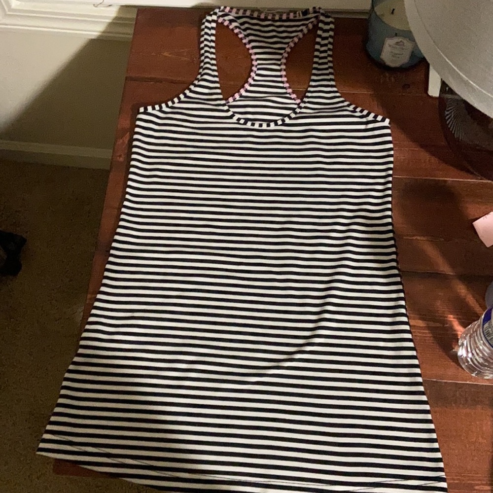 Lululemon top - Picture 2 of 2
